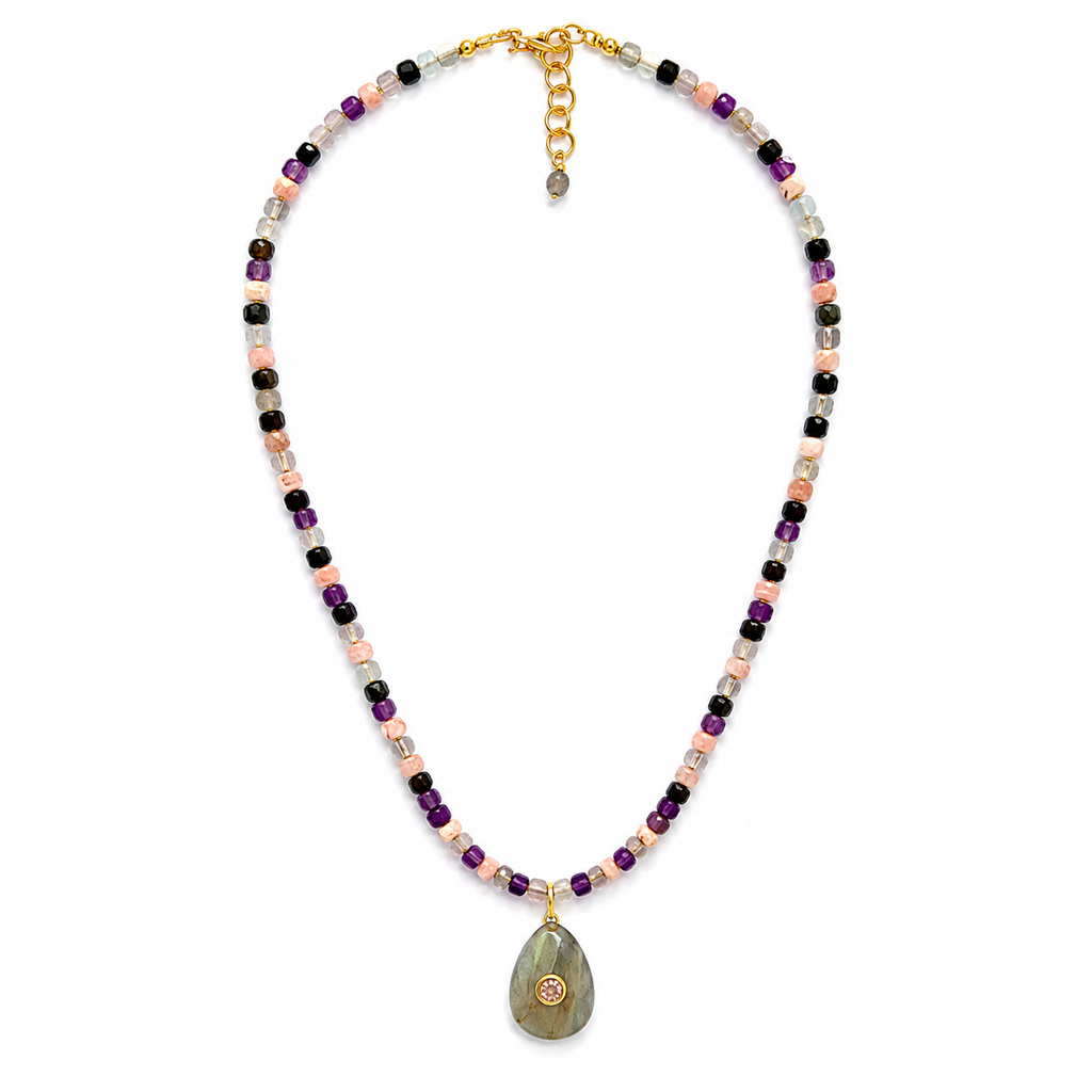 Collier Laura
